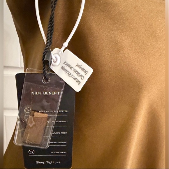 SilkSilky 100% Mulberry Silk Pajama Cami & Shorts Set in Coffee XS ☕️✨ - Picture 4 of 11